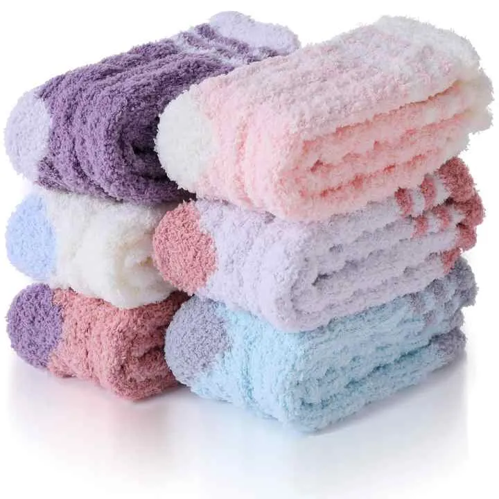 جوارب  سميكة thick socks